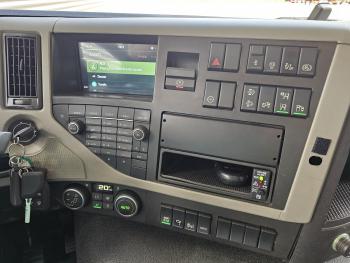 Volvo FM 330 4x2 / EFFER 12.5 t/m CRANE / KRAN